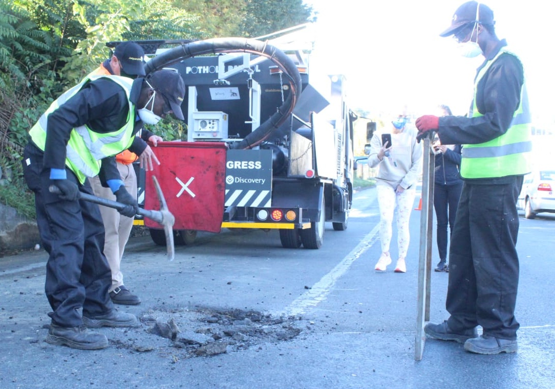 Pothole patrol jets to the rescue - Vimarsana News